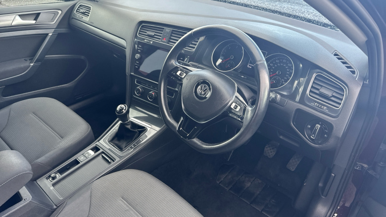 Volkswagen Golf 1.6 TDI SE 5dr Diesel Hatchback